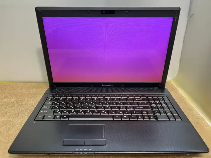 Ноутбук Lenovo G560 / 15.6" (1366x768) TN / Intel Core i5-520M (2 (4) ядра по 2.4 - 2.93 GHz) / 4 GB DDR3 / 120 GB SSD / Intel HD Graphics / WebCam б/в - зображення 2