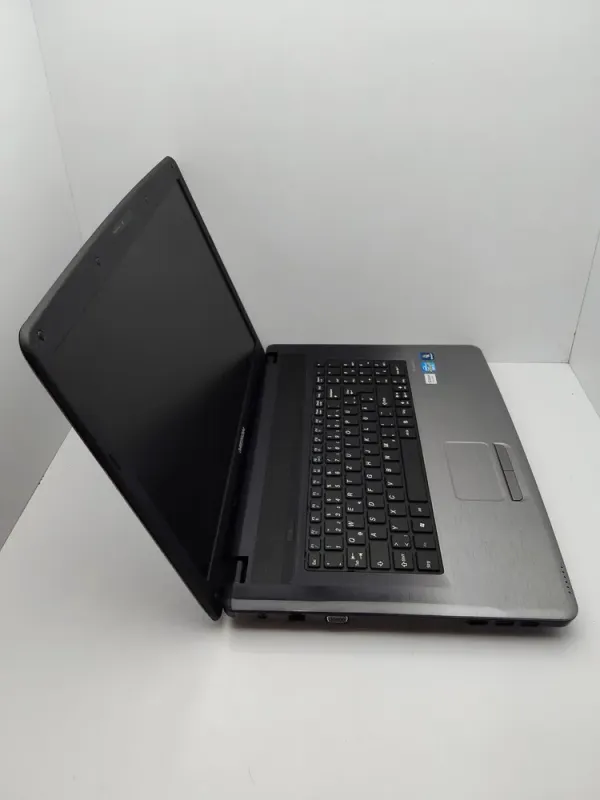 Ноутбук Acer Medion E7222 / 17.3" (1600x900) TN / Intel Core i5-2540M (2 (4) ядра по 2.6 - 3.3 GHz) / 6 GB DDR3 / 500 GB HDD / Intel HD Graphics 3000 / WebCam б/в - зображення 5