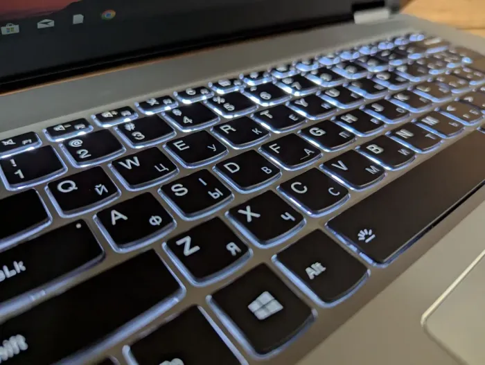 Ноутбук-трансформер Б-клас Lenovo Yoga 720-151KB / 15.6" (3840x2160) IPS Touch / Intel Core i7-7700HQ (4 (8) ядра по 2.8 - 3.8 GHz) / 16 GB DDR4 / 512 GB SSD / nVidia GeForce GTX 1050, 2 GB GDDR5, 128-bit / WebCam / TouchID / Windows 10 б/в - зображення 7