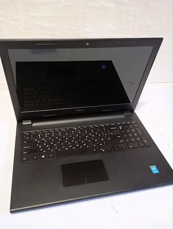 Ноутбук Б-клас Dell Inspiron 15 3542 / 15.6" (1366x768) TN / Intel Pentium 3558U (2 ядра по 1.7 GHz) / 4 GB DDR3 / 120 GB SSD / Intel HD Graphics / WebCam / АКБ не тримає б/в - зображення 3
