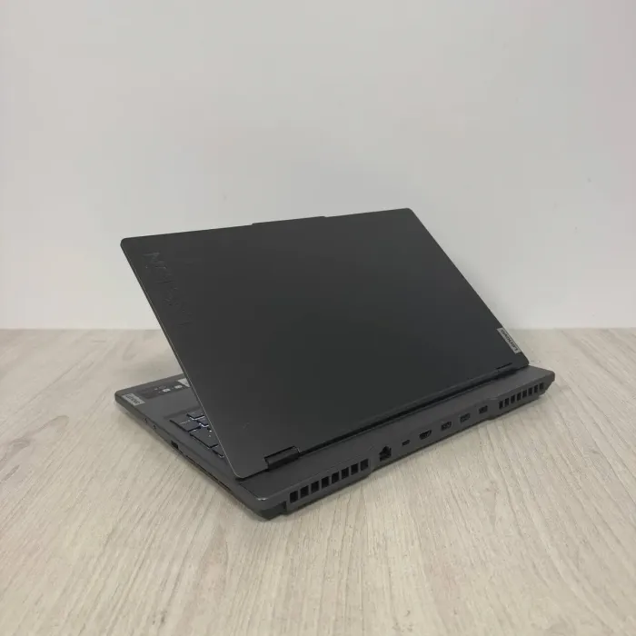 Ігровий ноутбук Б-класу Lenovo Legion 5 15ARP8 / 15,6" (2560x1440) IPS / AMD Ryzen 7 7735HS (8 (16) ядер 3.2 - 4.75 GHz) / 16 GB DDR5 / 512 GB SSD / nVidia GeForce RTX 4060, 8 GB GDDR6, 128-bit / WebCam б/в - зображення 7