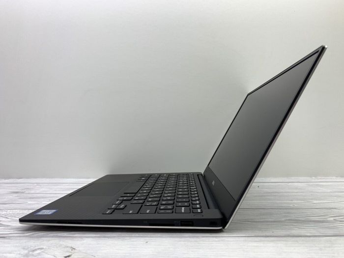 Ультрабук Б-клас Dell XPS 13 9360 / 13.3" (1920x1080) IPS / Intel Core i5-7200U (2 (4) ядра по 2.5 - 3.1 GHz) / 8 GB DDR3 / 240 GB SSD / Intel HD Graphics 620 / WebCam б/в - зображення 5