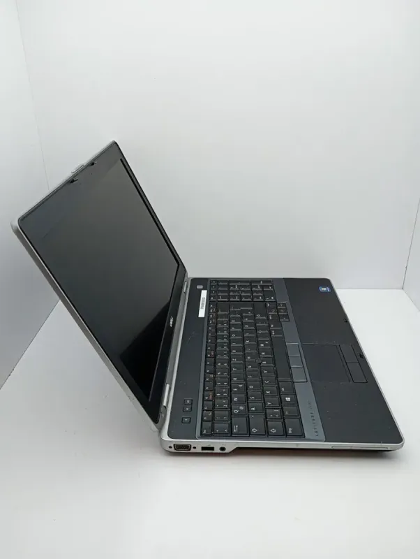Ноутбук Dell Latitude E6530 / 15.6" (1920x1080) TN / Intel Core i5-3340M (2 (4) ядра по 2.7 - 3.4 GHz) / 8 GB DDR3 / 750 GB HDD / nVidia NVS 5200M, 1 GB DDR3, 64-bit / WebCam б/в - зображення 5