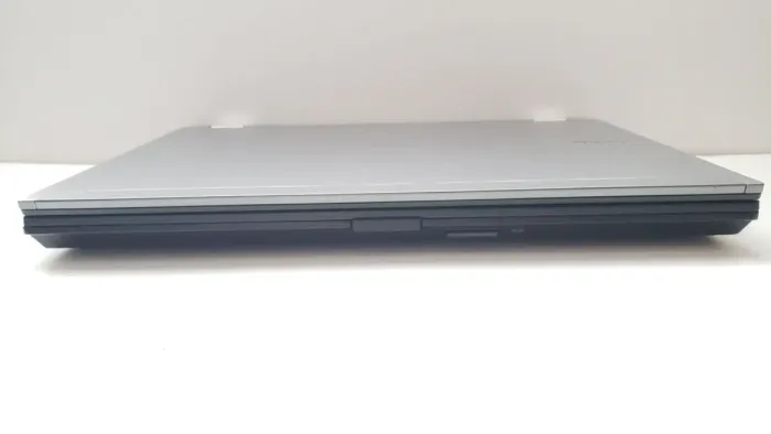 Ноутбук Dell Latitude E6410 / 14.1" (1440x900) TN / Intel Core i7-620M (2 (4) ядра по 2.66 - 3.33 GHz) / 8 GB DDR3 / 180 GB SSD / Intel HD Graphics / WebCam б/в - зображення 7