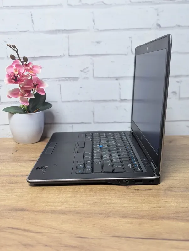 Ноутбук Б-клас Dell Latitude E7440 / 14" (1366x768) TN / Intel Core i5-4310U (2 (4) ядра по 2.0 - 3.0 GHz) / 8 GB DDR3 / 128 GB SSD / Intel HD Graphics 4400 / WebCam б/в - зображення 9