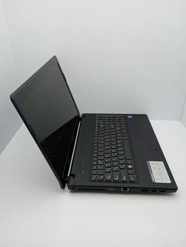Ноутбук Lenovo IdeaPad G570 / 15.6" (1366x768) TN / Intel Core i3-2330M (2 (4) ядра по 2.2 GHz) / 6 GB DDR3 / 500 GB HDD / Intel HD Graphics / WebCam б/в - зображення 5