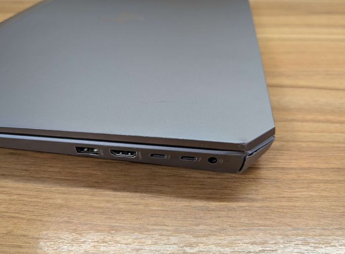 Мобільна робоча станція класу B HP zBook 15 G6 / 15,6" (1920x1080) IPS / Intel Core i7-9750H (6 (12) ядер по 2,6 - 4,5 ГГц) / 16 ГБ DDR4 / 480 ГБ SSD + 256 ГБ SSD / nVidia Quadro T2000, 4 ГБ GDDR5, 128-біт / Веб-камера / Сканер відбитків пальців / Win б/в - зображення 3