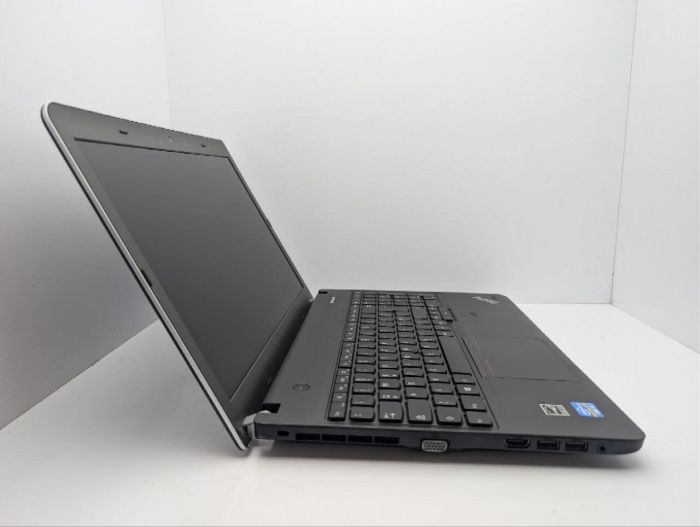 Ноутбук Lenovo ThinkPad E531 / 15.6'' (1366x768) TN / Intel Core i3-3120M (2 (4) ядра по 2.5 GHz) / 6 GB DDR3 / 1000 GB HDD / Intel HD Graphics 4000 / WebCam / DVD-ROM б/в - зображення 4
