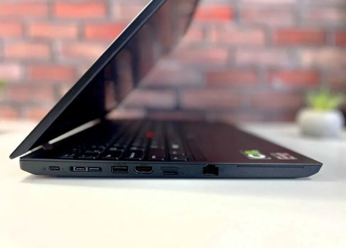 Ультрабук Lenovo ThinkPad L15 / 15.6" (1920x1080) IPS Touch / AMD Ryzen 5 Pro 4750U (8 (16) ядер по 1.7 - 4.1 GHz) / 32 GB DDR4 / 512 GB SSD M.2 / AMD Radeon RX Vega 6 Graphics / WebCam / Win 10 Pro б/в - зображення 4