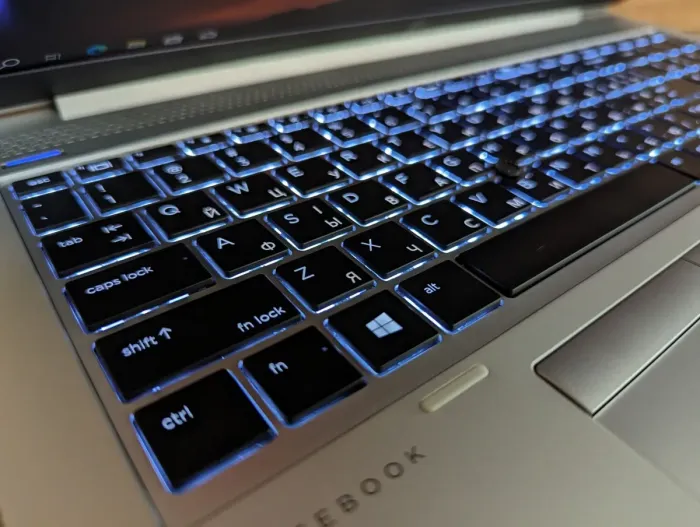 Ультрабук Б-клас HP EliteBook 850 G6 / 15.6" (1920x1080) IPS / Intel Core i5-8365U (4 (8) ядра по 1.6 - 4.1 GHz) / 16 GB DDR4 / 512 GB SSD / Intel UHD Graphics / WebCam / Fingerprint / Windows 10 б/в - зображення 7