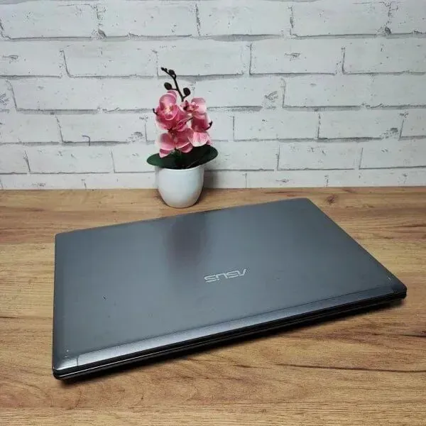 Ноутбук Asus N73S / 17.3" (1920x1080) TN / Intel Core i7-2630QM (4 (8) ядра по 2.0 - 2.9 GHz) / 20 GB DDR3 / 512 GB SSD / nVidia GeForce GT 520M, 1 GB GDDR3, 64-bit / WebCam б/в - зображення 7