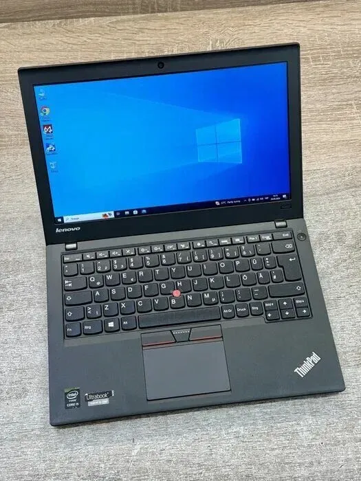 Нетбук Lenovo ThinkPad X250 / 12.5" (1366x768) TN / Intel Core i5-4300U (2 (4) ядра по 1.9 - 2.9 GHz) / 8 GB DDR3 / 256 GB SSD / Intel HD Graphics 5500 / WebCam / Win 10 / Дві АКБ б/в - зображення 2