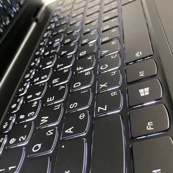 Ноутбук-трансформер Б-клас Lenovo Yoga C630 / 13.3" (1920x1080) IPS Touch / Qualcomm Snapdragon 850 (8 ядер по 2.75 - 2.96 GHz) / 8 GB DDR4 / 128 GB SSD / Qualcomm Adreno 630 / WebCam / TouchID б/в - зображення 7