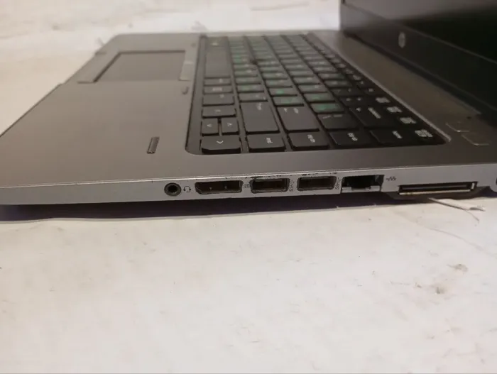 Ультрабук Б-клас HP EliteBook 840 G1 / 14" (1366x768) TN / Intel Core i5-4200U (2 (4) ядра по 1.6 - 2.6 GHz) / 8 GB DDR3 / 1000 GB HDD / Intel HD Graphics 4400 / WebCam б/в - зображення 5