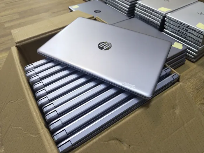 Ультрабук HP 255 G7 / 15.6" (1920x1080) TN / AMD Ryzen 5 3500U (4 (8) ядра по 2.1 - 3.7 GHz) / 16 GB DDR4 / 240 GB SSD / AMD Radeon Vega 8 Graphics / WebCam б/в - зображення 5