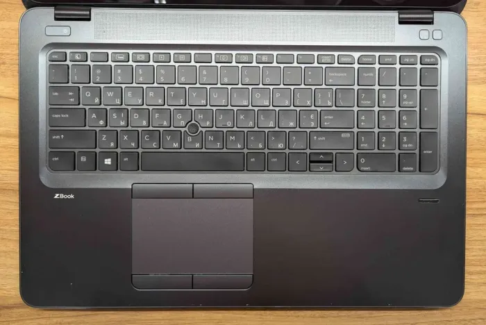 Ноутбук HP zBook 15u G3 / 15.6" (1920x1080) IPS Touch / Intel Core i7-6500U (2 (4) ядра по 2.5 - 3.1 GHz) / 16 GB DDR4 / 512 GB SSD / AMD FirePro W4190M, 2 GB GDDR5, 128-bit / WebCam / Fingerprint / Windows 10 б/в - зображення 3