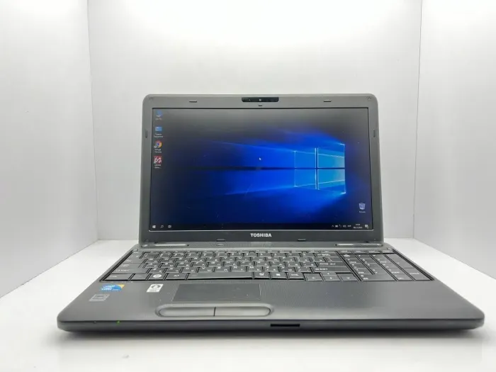 Ноутбук Toshiba Satellite Pro C660 / 15.6" (1366x768) TN / Intel Core i3-380M (2 (4) ядра по 2.53 GHz) / 4 GB DDR3 / 240 GB SSD / Intel HD Graphics 1000 / WebCam б/в - зображення 2