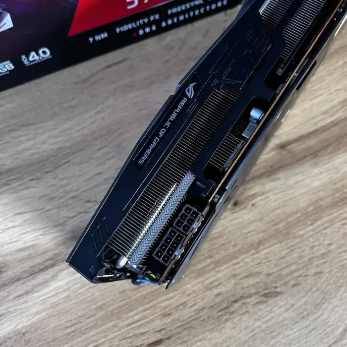 Дискретна відеокарта Asus ROG Strix Radeon RX 5700 Gaming OC, 8 GB GDDR6, 256-bit / 1x HDMI, 3x DisplayPort / Коробка / (STRIX-RX5700-O8G-GAMING) б/в - зображення 4