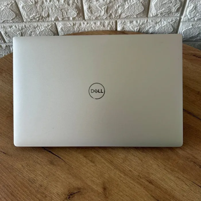 Мобільна робоча станція Dell Precision 5540 / 15.6" (3840x2160) IPS Touch / Intel Core i7-9850H (6 (12) ядер по 2.6 - 4.6 GHz) / 16 GB DDR4 / 256 GB SSD / nVidia Quadro T1000, 4 GB GDDR5, 128-bit / WebCam б/в - зображення 3
