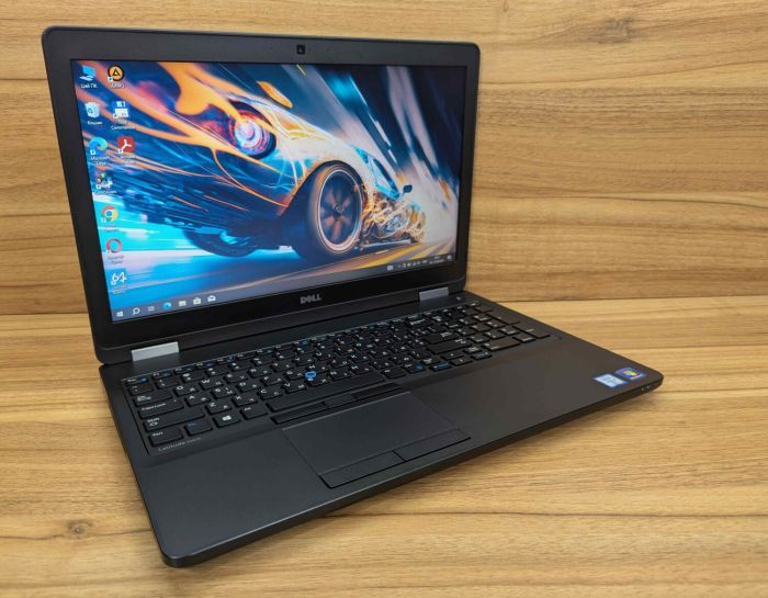 Ноутбук Dell Latitude E5570 / 15.6" (1366x768) TN / Intel Core i7-6820HQ (4 (8) ядра по 2.7 - 3.6 GHz) / 16 GB DDR4 / 512 GB SSD / AMD Radeon R7 M370, 2 GB GDDR5, 128-bit / HDMI / VGA / Windows 10 б/в - зображення 4