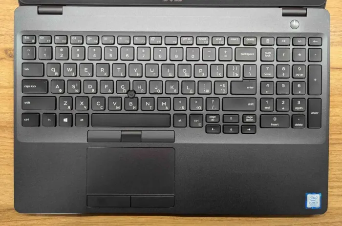 Ультрабук Dell Latitude 5500 / 15.6" (1920x1080) IPS / Intel Core i7-8665U (4 (8) ядра по 1.9 - 4.8 GHz) / 16 GB DDR4 / 480 GB SSD / Intel UHD Graphics / WebCam / Windows 10 б/в - зображення 3