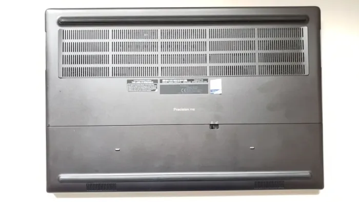 Мобільна робоча станція Dell Precision 7740 / 17.3" (3840x2160) IPS / Intel Core i7-9850H (6 (12) ядер по 2.6 - 4.6 GHz) / 32 GB DDR4 / 256 GB SSD + 1000 GB SSD / AMD Radeon Pro WX 7130, 8 GB GDDR5, 256-bit / WebCam / Win 11 Pro б/в - зображення 8