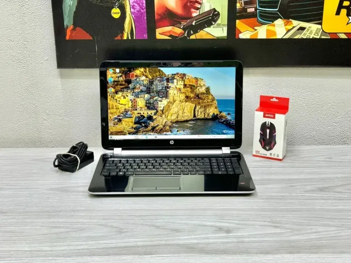 Ноутбук HP Pavilion 15-n032se / 15.6" (1366x768) TN / AMD A4-5000 (4 ядра по 1.5 GHz) / 8 GB DDR3 / 128 GB SSD / AMD Radeon HD 8330 Graphics / WebCam / Win 10 Home б/в - зображення 2