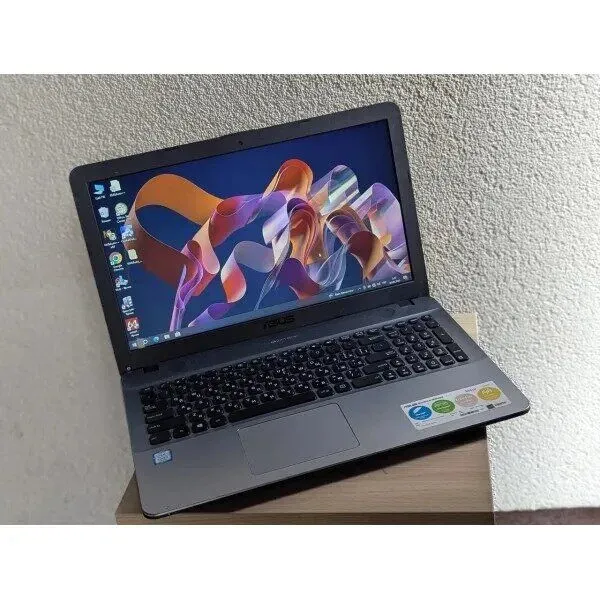 Ноутбук Б-клас Asus VivoBook X541U / 15.6" (1366x768) TN / Intel Core i5-7200U (2 (4) ядра по 2.5 - 3.1 GHz) / 12 GB DDR3 / 128 GB SSD / Intel HD Graphics 520 / WebCam б/в - зображення 3