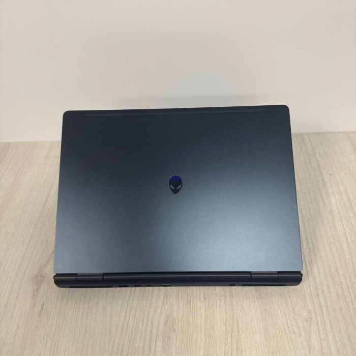 Ігровий ноутбук Dell Alienware 16 Aurora / 16" (2560x1600) IPS / Intel Core 9 270H (14 (20) ядер по 2,7 - 5,8 ГГц) / 16 ГБ DDR5 / 512 ГБ SSD / nVidia GeForce RTX 5070, 8 ГБ GDDR7, 128-bit / WebCam б/в - изображение 7