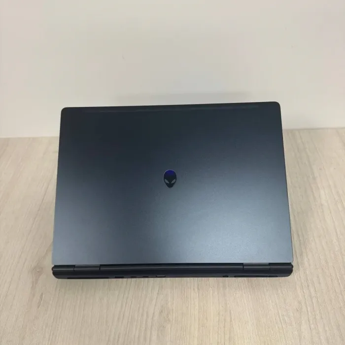 Ігровий ноутбук Dell Alienware 16 Aurora / 16" (2560x1600) IPS / Intel Core 9 270H (14 (20) ядер по 2,7 - 5,8 ГГц) / 16 ГБ DDR5 / 512 ГБ SSD / nVidia GeForce RTX 5070, 8 ГБ GDDR7, 128-bit / WebCam б/в - зображення 7