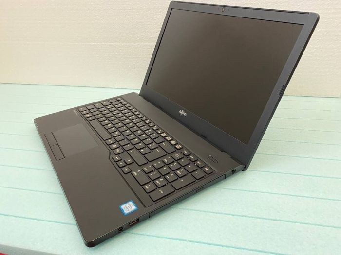 Ноутбук Fujitsu LifeBook A557 / 15.6" (1920x1080) IPS / Intel Core i5-7200U (2 (4) ядра по 2.5 - 3.1 GHz) / 8 GB DDR4 / 250 GB SSD / Intel HD Graphics 620 / WebCam / DVD-ROM б/в - зображення 7