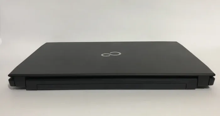 Ноутбук Fujitsu LifeBook A514 / 15.6" (1366x768) TN / Intel Core i3-4005U (2 (4) ядра по 1.7 GHz) / 4 GB DDR3 / 500 GB HDD / Intel HD Graphics 4400 / WebCam б/в - зображення 3