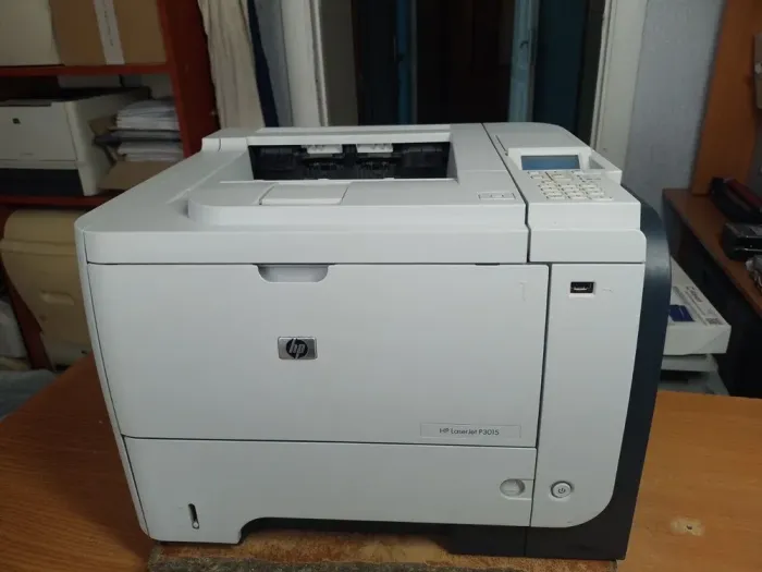 Принтер HP LaserJet Enterprise P3015d / лазерний монохромний друк / А4 / 1200x1200 dpi / 40 стор/хв / USB 2.0 / Дуплекс б/в - зображення 2