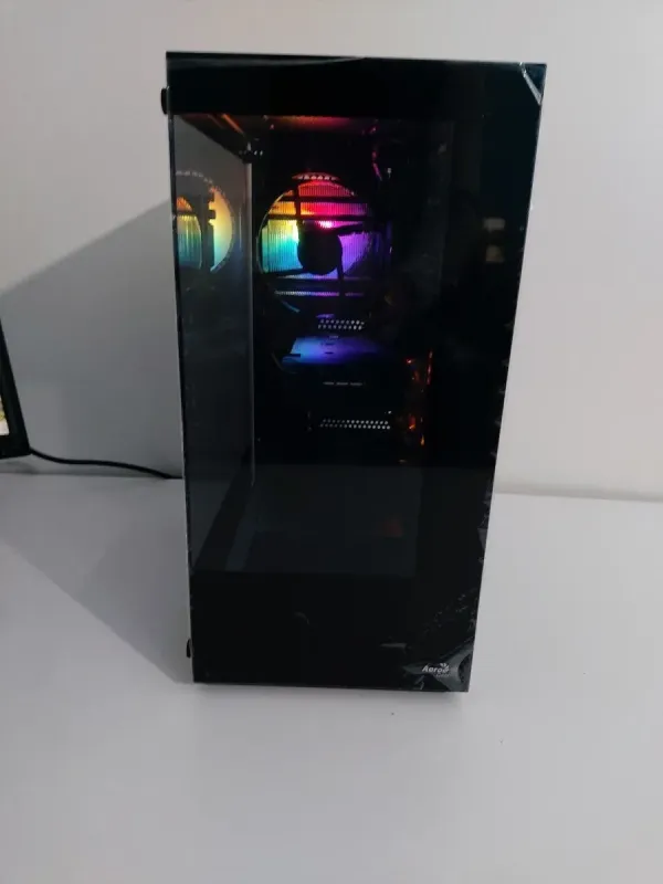 Ігровий ПК AeroCool Pivot Tower / Intel Core i7-7700 (4 ядра по 3,6 - 4,2 ГГц) / 32 ГБ DDR4 / 512 ГБ SSD M.2 + 500 ГБ HDD / nVidia GeForce GTX 1660 Ti, 6 ГБ GDDR6, 192-біт / 500 Вт б/в - зображення 4