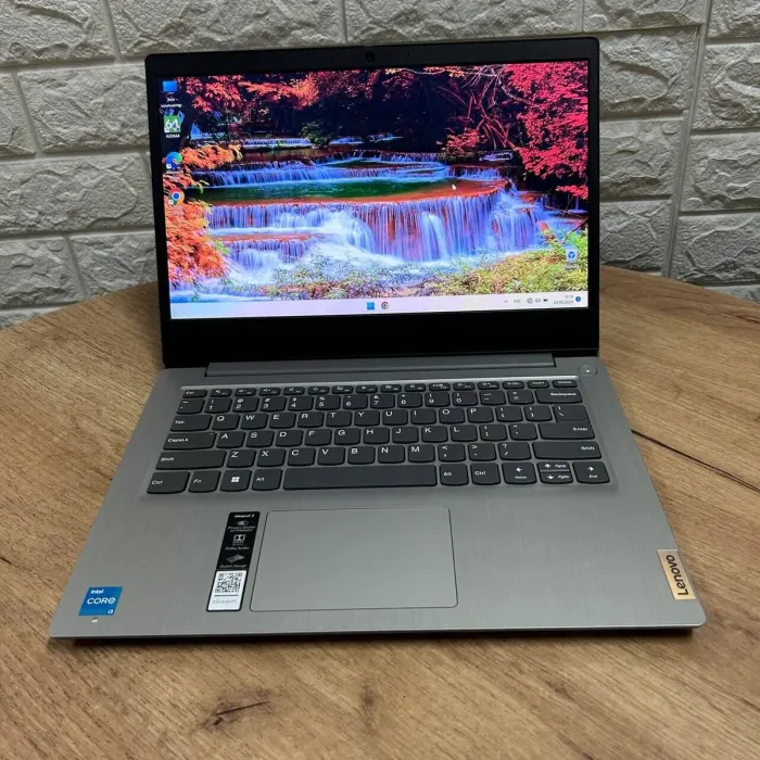 Ультрабук Lenovo IdeaPad 3 14ITL05 / 14" (1920x1080) TN / Intel Core i3-1115G4 (2 (4) ядра по 1.7 - 4.1 GHz) / 8 GB DDR4 / 256 GB SSD / Intel UHD Graphics / WebCam б/в - зображення 2