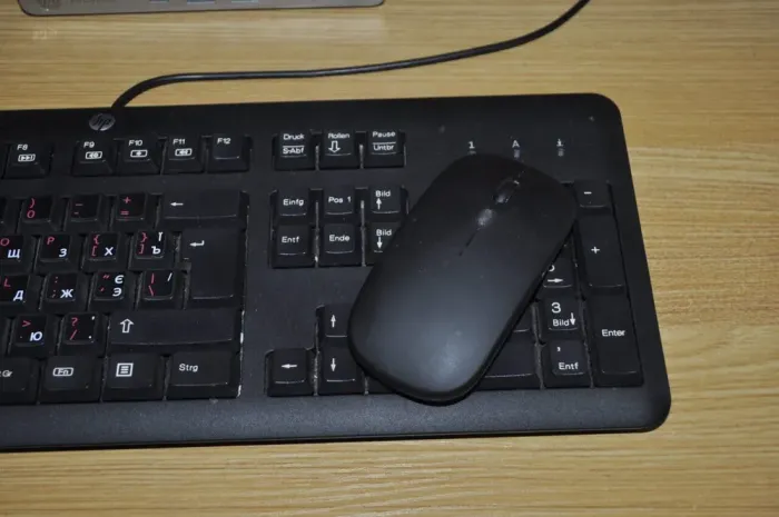 Комплект ПК: HP ProDesk 600 G3 Mini PC USFF / Intel Core i3-7100T (2 (4) ядра по 3.4 GHz) / 8 GB DDR4 / 120 GB SSD / Intel HD Graphics 630 + Монітор Б-клас 22" (1680x1050) TN + Windows 11 Pro б/в - зображення 6