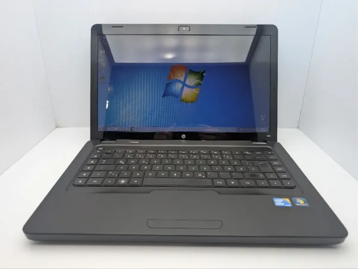 Ноутбук HP G62 / 15.6" (1366x768) TN / Intel Core i3-350M (2 (4) ядра по 2.26 GHz) / 6 GB DDR3 / 200 GB HDD / Intel Graphics / WebCam / DVD-ROM б/в - изображение 2