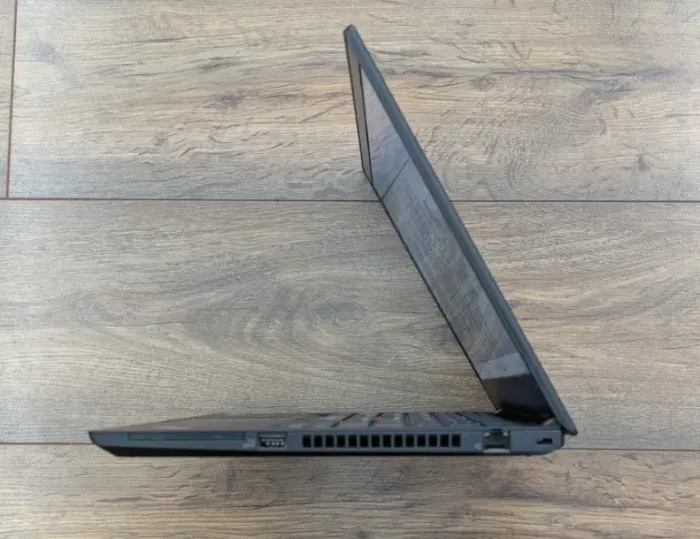 Ультрабук Lenovo ThinkPad T490 / 14" (1920x1080) IPS / Intel Core i5-8365U (4 (8) ядра по 1.6 - 4.1 GHz) / 16 GB DDR4 / 256 GB SSD / Intel UHD Graphics 630 / WebCam / Win 10 Pro б/в - зображення 5