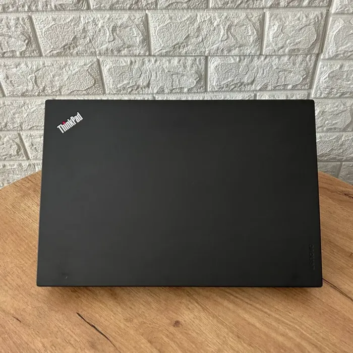 Ноутбук Б-клас Lenovo ThinkPad T560 / 15.6" (1366x768) TN / Intel Core i5-6200U (2 (4) ядра по 2.3 - 2.8 GHz) / 8 GB DDR4 / 480 GB SSD / Intel HD Graphics 520 / WebCam б/в - зображення 3