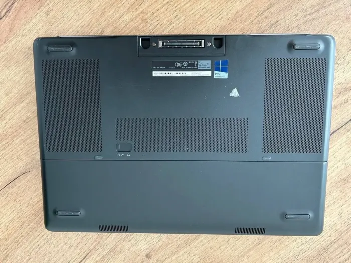 Мобільна робоча станція Dell Precision 7510 / 15.6" (1920x1080) IPS / Intel Core i5-6300HQ (4 ядра по 2.3 - 3.2 GHz) / 8 GB DDR4 / 256 GB SSD / AMD FirePro W5170M, 2 GB GDDR5, 128-bit / WebCam б/в - зображення 7