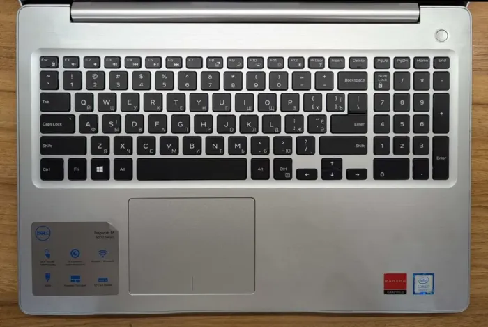 Ноутбук Dell Inspiron 5570 / 15.6" (1920x1080) IPS Touch / Intel Core i7-8550U (4 (8) ядра по 1.8 - 4.0 GHz) / 16 GB DDR4 / 512 GB SSD / AMD Radeon 530, 2 GB GDDR5, 64-bit / WebCam / Windows 10 б/в - зображення 3