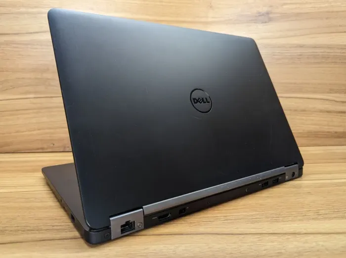 Ультрабук Dell Latitude E7470 / 14" (1600x900) TN / Intel Core i5-6300U (2 (4) ядра по 2.4 - 3.0 GHz) / 8 GB DDR4 / 256 GB SSD / Intel HD Graphics 520 / WebCam / Windows 10 б/в - зображення 7