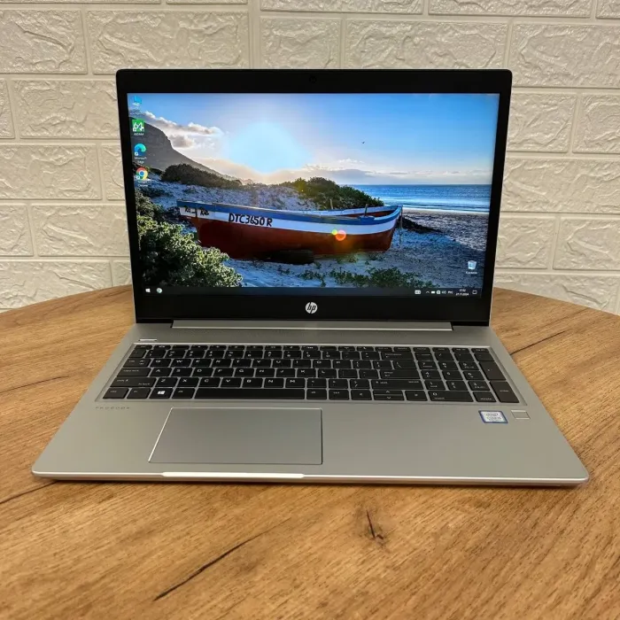 Ноутбук Б-клас HP ProBook 450 G6 / 15.6" (1920x1080) IPS / Intel Core i5-8265U (4 (8) ядра по 1.6 - 3.9 GHz) / 8 GB DDR4 / 256 GB SSD / Intel UHD Graphics 620 / WebCam б/в - зображення 2