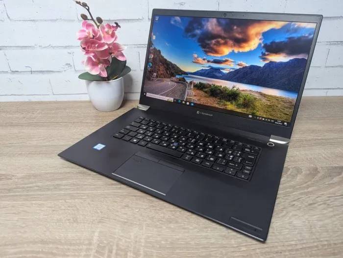 Ноутбук Toshiba Dynabook Tecra X50-F-15P / 15.6" (1920x1080) TN / Intel Core i5-8265U (4 (8) ядра по 1.6 - 3.9 GHz) / 16 GB DDR4 / 256 GB SSD / Intel UHD Graphics / WebCam б/в - зображення 4