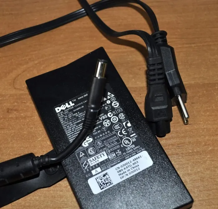 Блок живлення для ноутбука Dell DA130PE1-00 / 130 W / 19.5 V / 6.7 A / 7.4 x 5.0 mm б/в - зображення 5