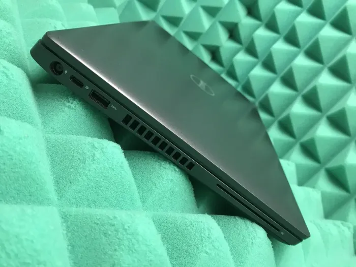 Ультрабук Б-клас Dell Latitude 5400 / 14" TN / Core i5-8365U (4(8) ядра по 1.6-4.1GHz) / 16GB DDR4 / 256GB SSD M.2 / UHD Graphics 620 / WebCam / USB 3.1 / HDMI / Win 10 б/в - зображення 6