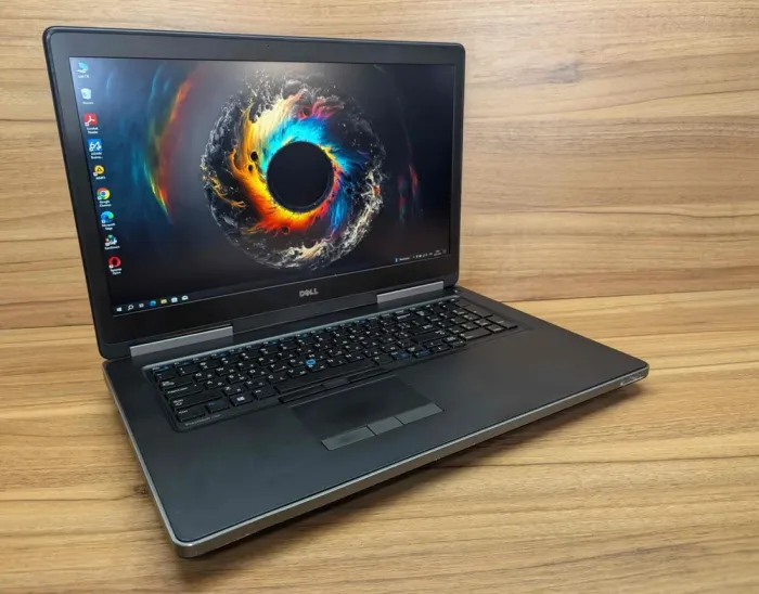 Мобільна робоча станція Dell Precision 7720 / 17.3" (1920x1080) IPS / Intel Core i7-7820HQ (4 (8) ядра по 2.9 - 3.9 GHz) / 32 GB DDR4 / 512 GB SSD / nVidia Quadro P4000, 8 GB GDDR5, 256-bit / HDMI / Windows 10 б/в - зображення 4