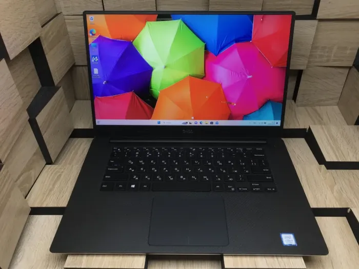 Мобільна робоча станція Б-клас Dell Precision 5520 / 15.6" (1920x1080) IPS / Intel Core i7-7820HQ (4 (8) ядра по 2.9 - 3.9 GHz) / 8 GB DDR4 / 256 GB SSD M.2 / nVidia Quadro M1200, 4 GB GDDR5, 128-bit / WebCam / Windows 11 б/в - зображення 2