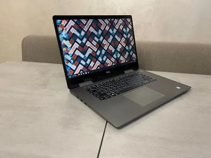 Ноутбук-трансформер Б-клас Dell Inspiron 15-7573 / 15.6" (1920x1080) IPS Touch / Intel Core i5-8250U (4 (8) ядер по 1.6 - 3.4 GHz) / 16 GB DDR4 / 256 GB SSD / Intel UHD Graphics 620 / WebCam / HDMI б/в - зображення 4