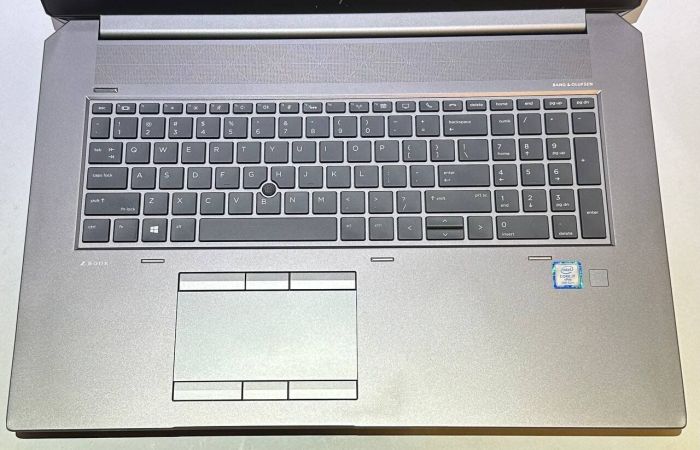 Мобільна робоча станція Б-класу HP ZBook 17 G6 / 17,3" (1920x1080) IPS / Intel Core i7-9750H (6 (12) ядер по 2,6 - 4,5 ГГц) / 16 ГБ DDR4 / 256 ГБ SSD + 256 ГБ SSD / nVidia Quadro T1000, 4 ГБ GDDR5, 128-біт / WebCam б/в - зображення 3